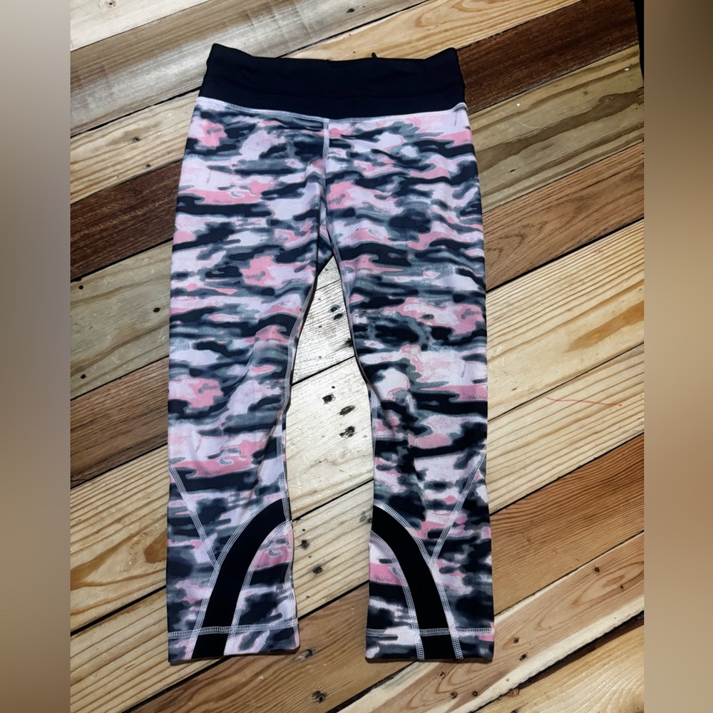 Lululemon run inspire crop II